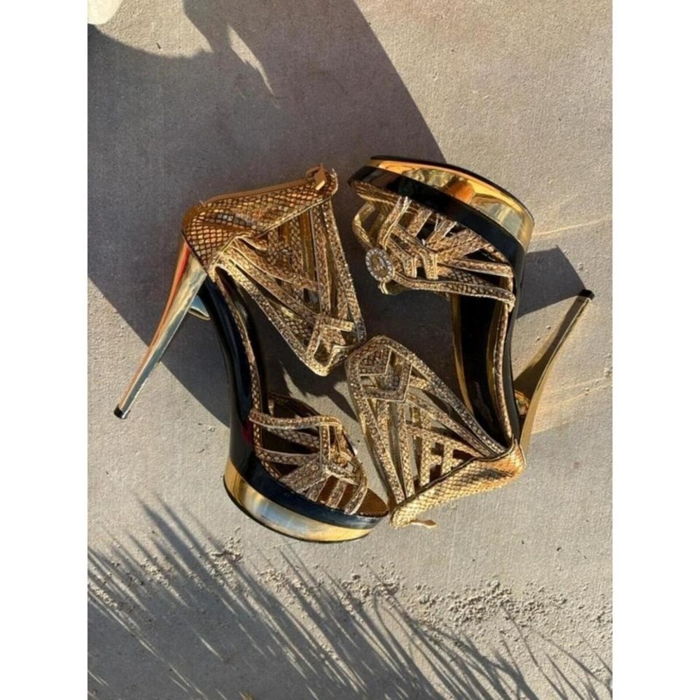 Y2K Baddie Apple Bottom Heels Gold Caged Stiletto Rhinestone Bling Size 8 1/2 - Picture 4 of 6